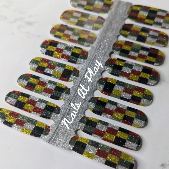 5 for $15 Nail Wraps- CheckMate - Picture 2 of 3